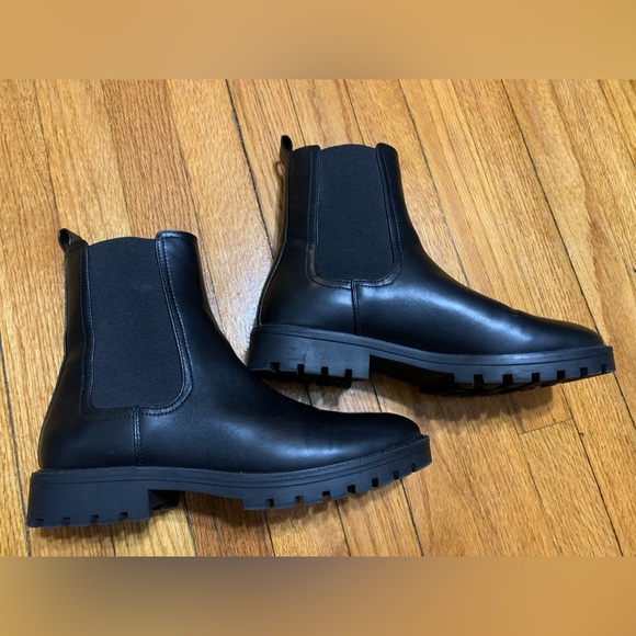 Loft Lug Sole Chelsea Ankle Booties Black Casual Grunge Platform Sz 9 - Picture 1 of 10
